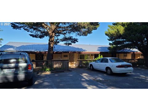 29696 Shore Pine LN Gold Beach OR 97444