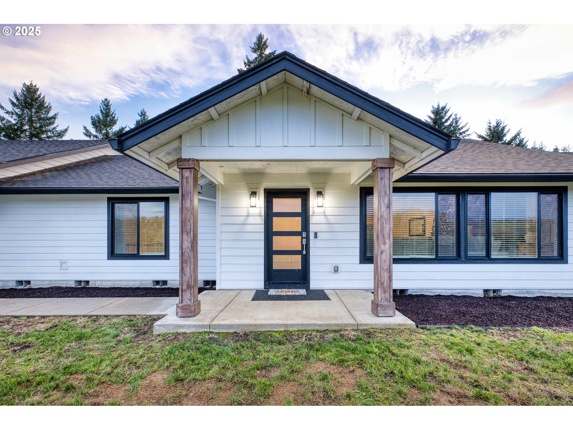 386 N KINGS VALLEY HWY