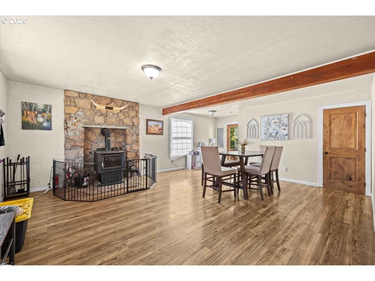 307 TOWHEE LN