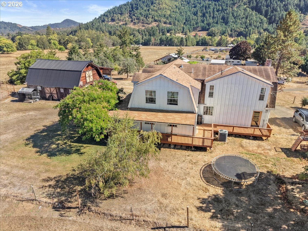 307 TOWHEE LN