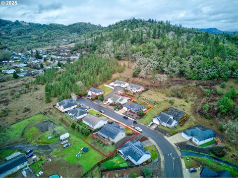 A home in Roseburg