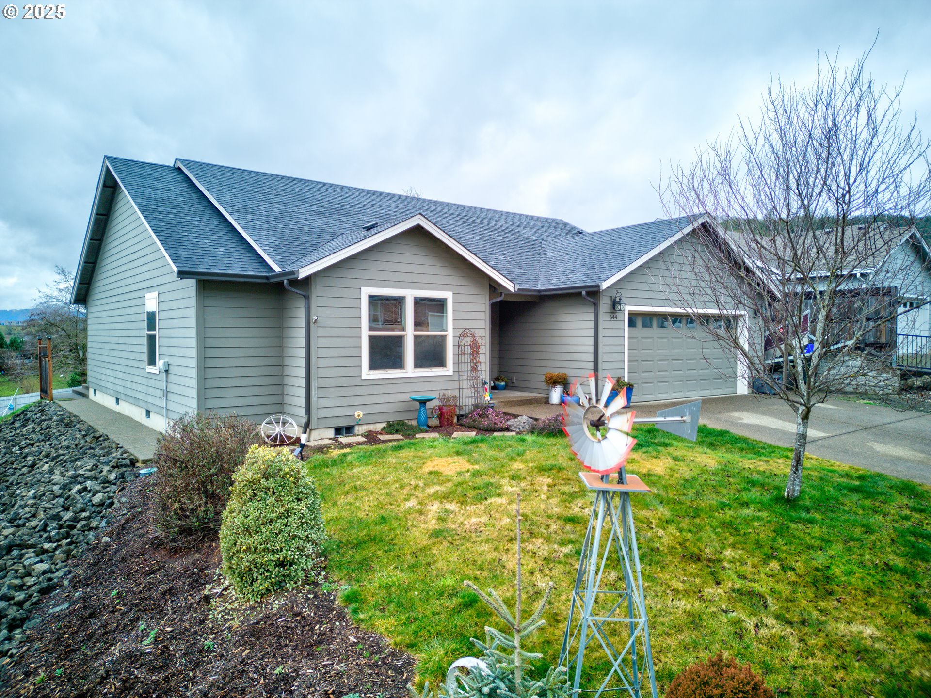 644 NE CUMMINS ST