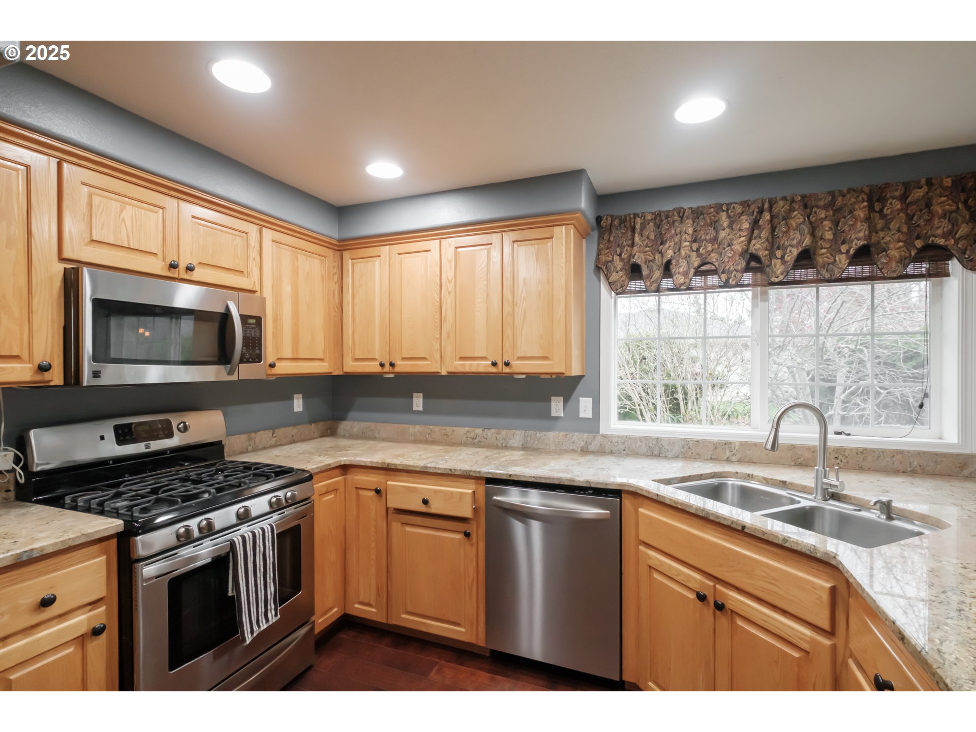 Salem, Oregon 97302, United States, 3 Bedrooms Bedrooms, ,2 BathroomsBathrooms,Residential,Active,87589