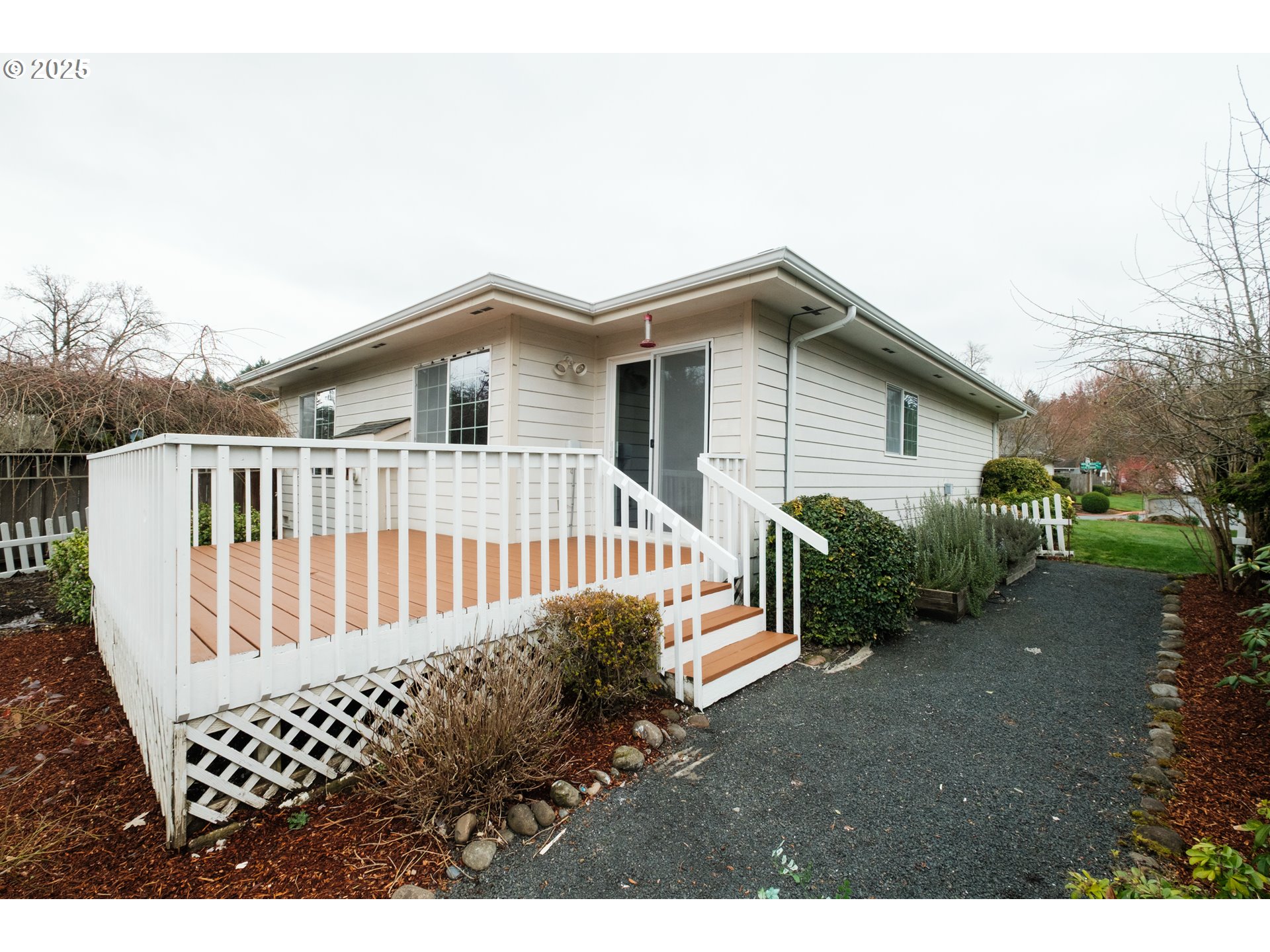 Salem, Oregon 97302, United States, 3 Bedrooms Bedrooms, ,2 BathroomsBathrooms,Residential,Active,87589