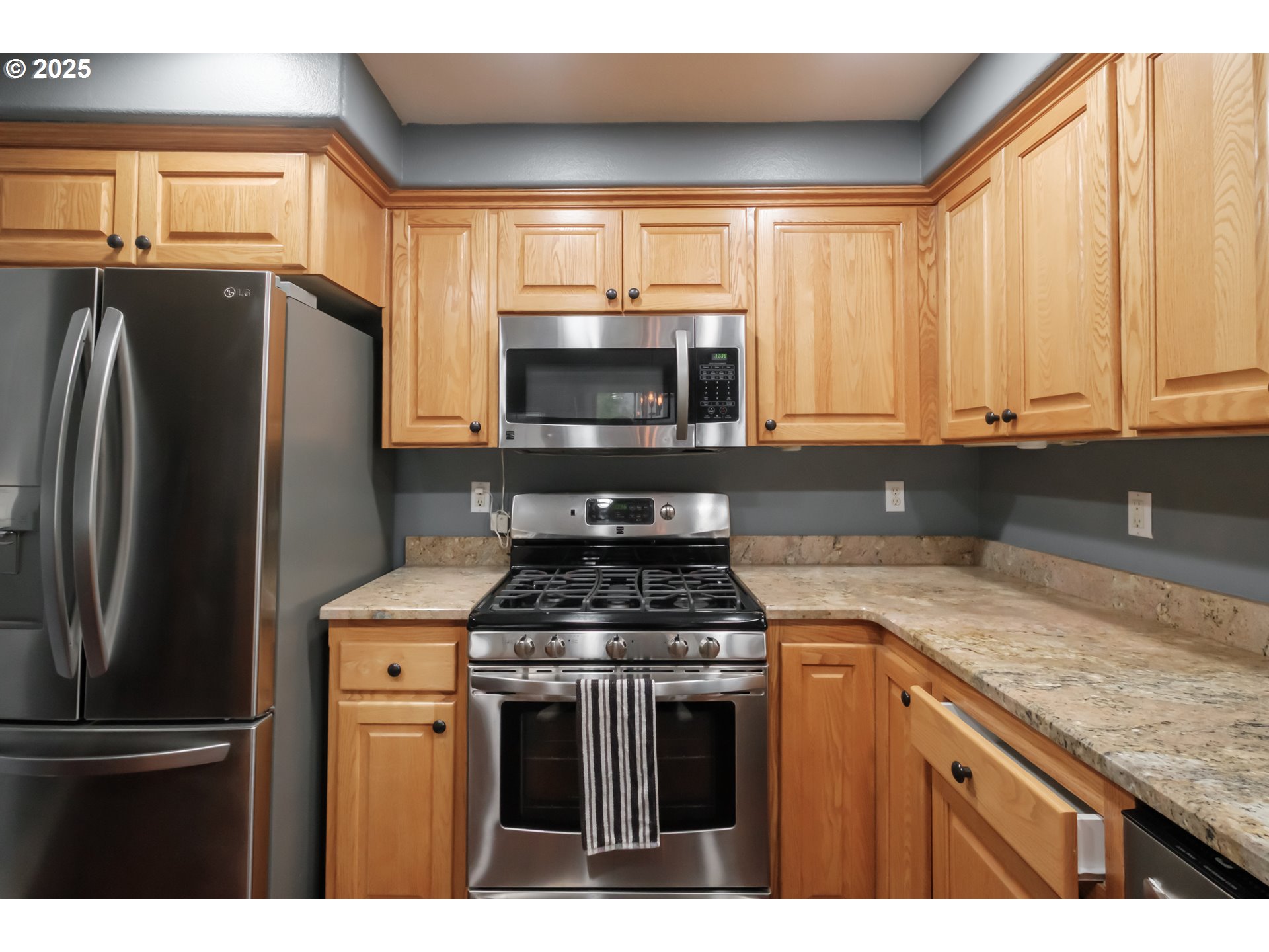 Salem, Oregon 97302, United States, 3 Bedrooms Bedrooms, ,2 BathroomsBathrooms,Residential,Active,87589