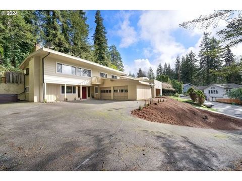 1896 KINGWOOD AVE Coos Bay OR 97420