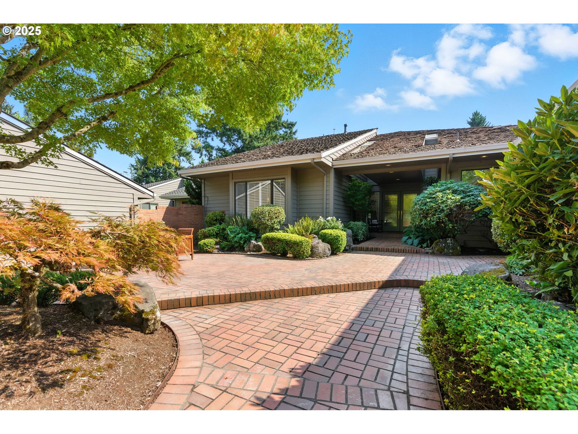 7244 SW LAKE BLUFF CT