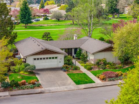 Photo of 1925 NW St Andrews Dr, McMinnville, OR 97128 (MLS # 614042614)