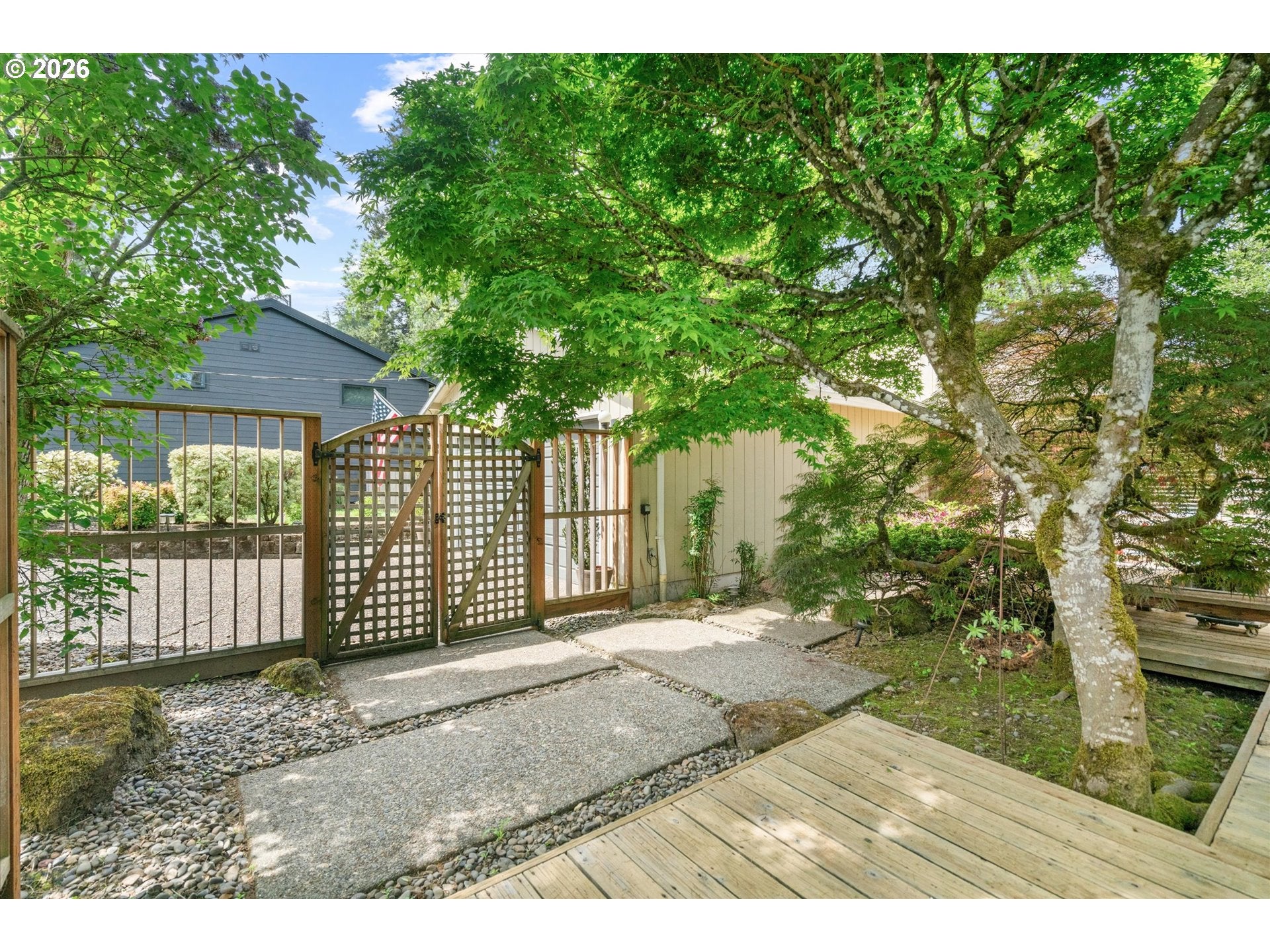 810 MCVEY AVE