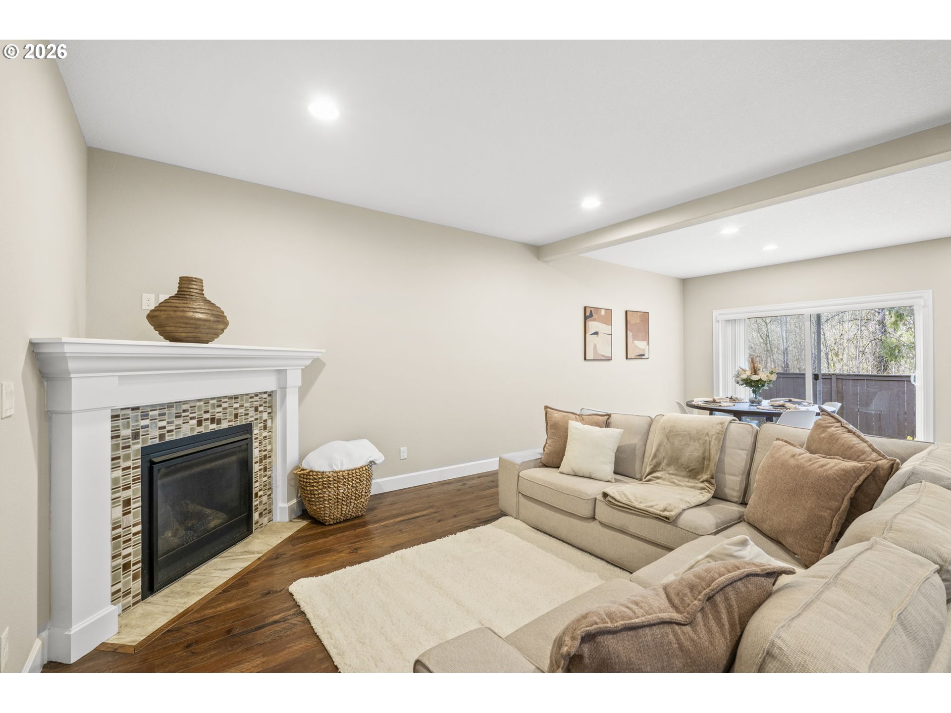 3815 SE WILLAMETTE AVE