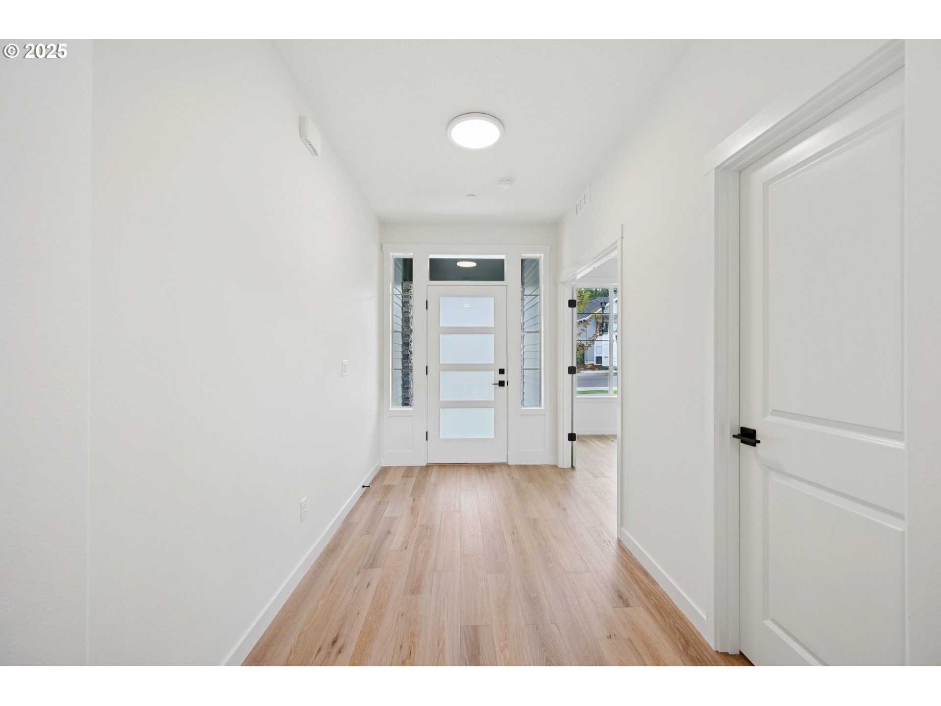 310 W 20TH WAY