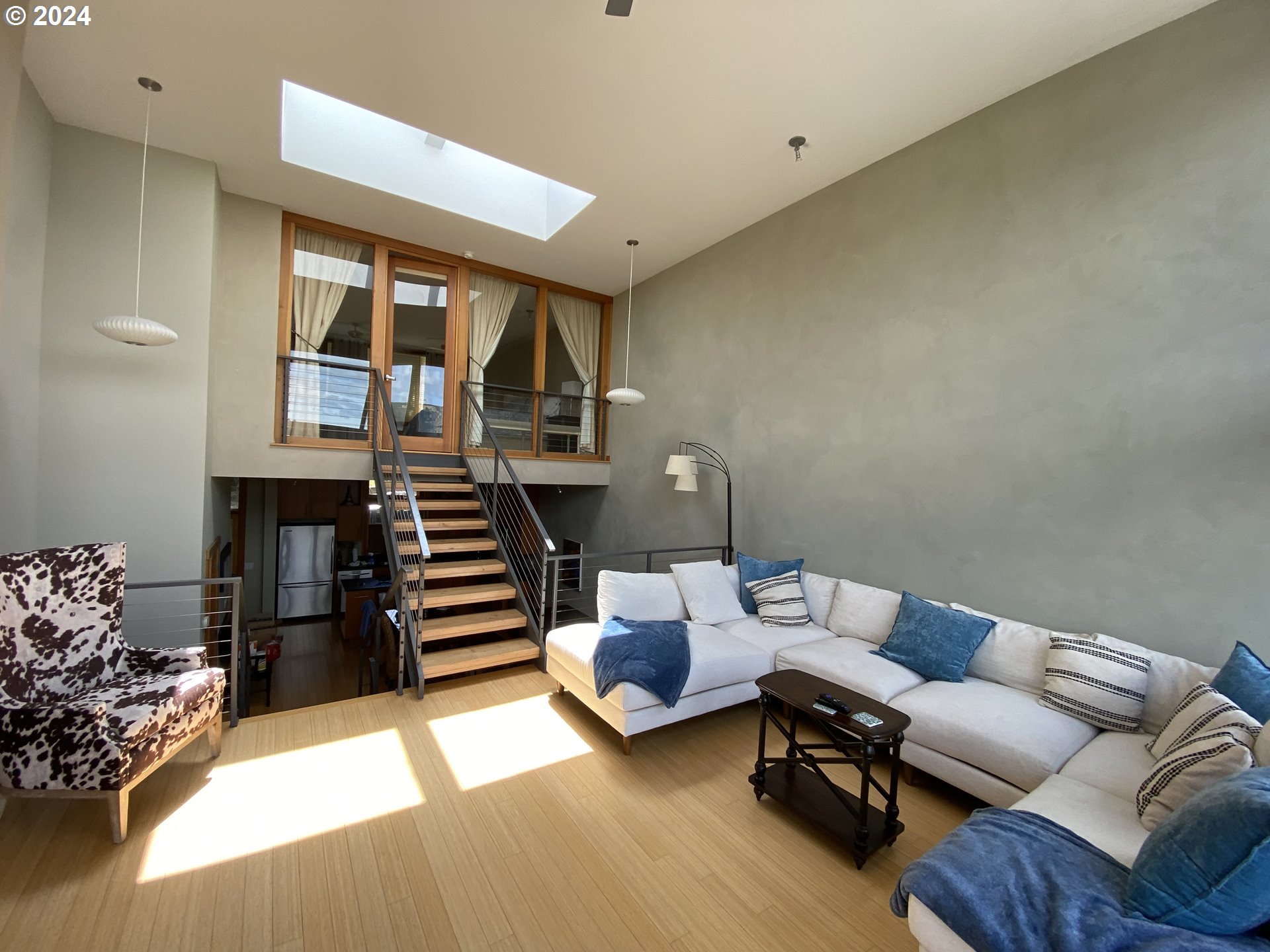 606 CASCADE AVE