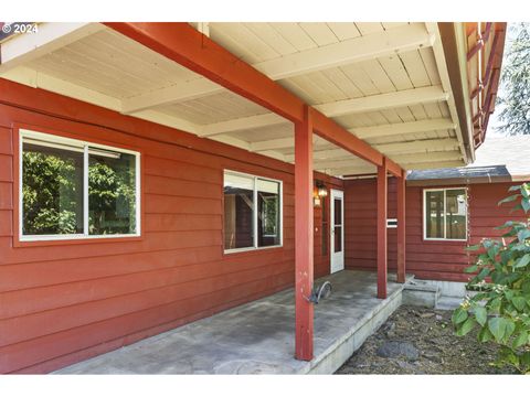 A home in Scappoose