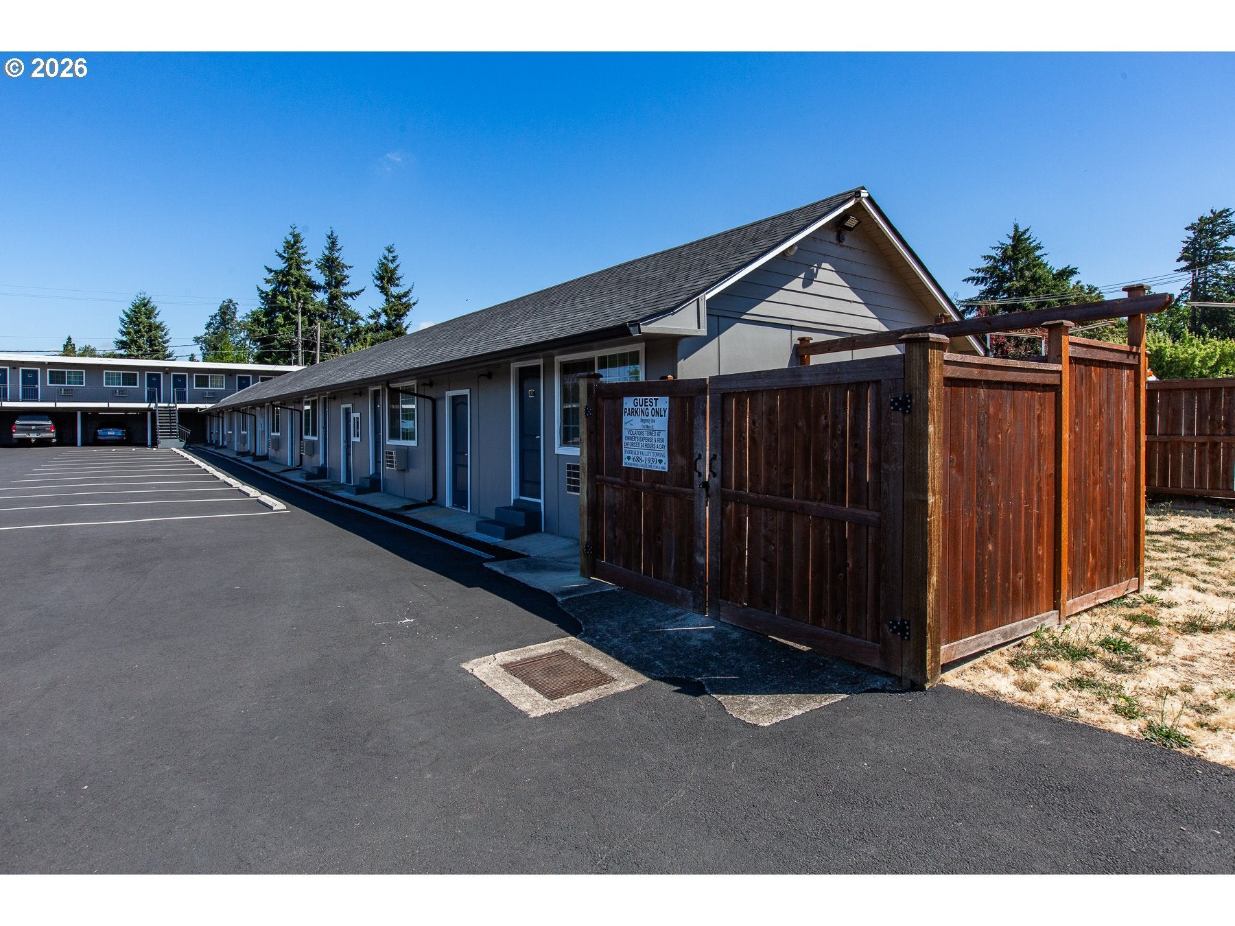 1152 MAIN ST