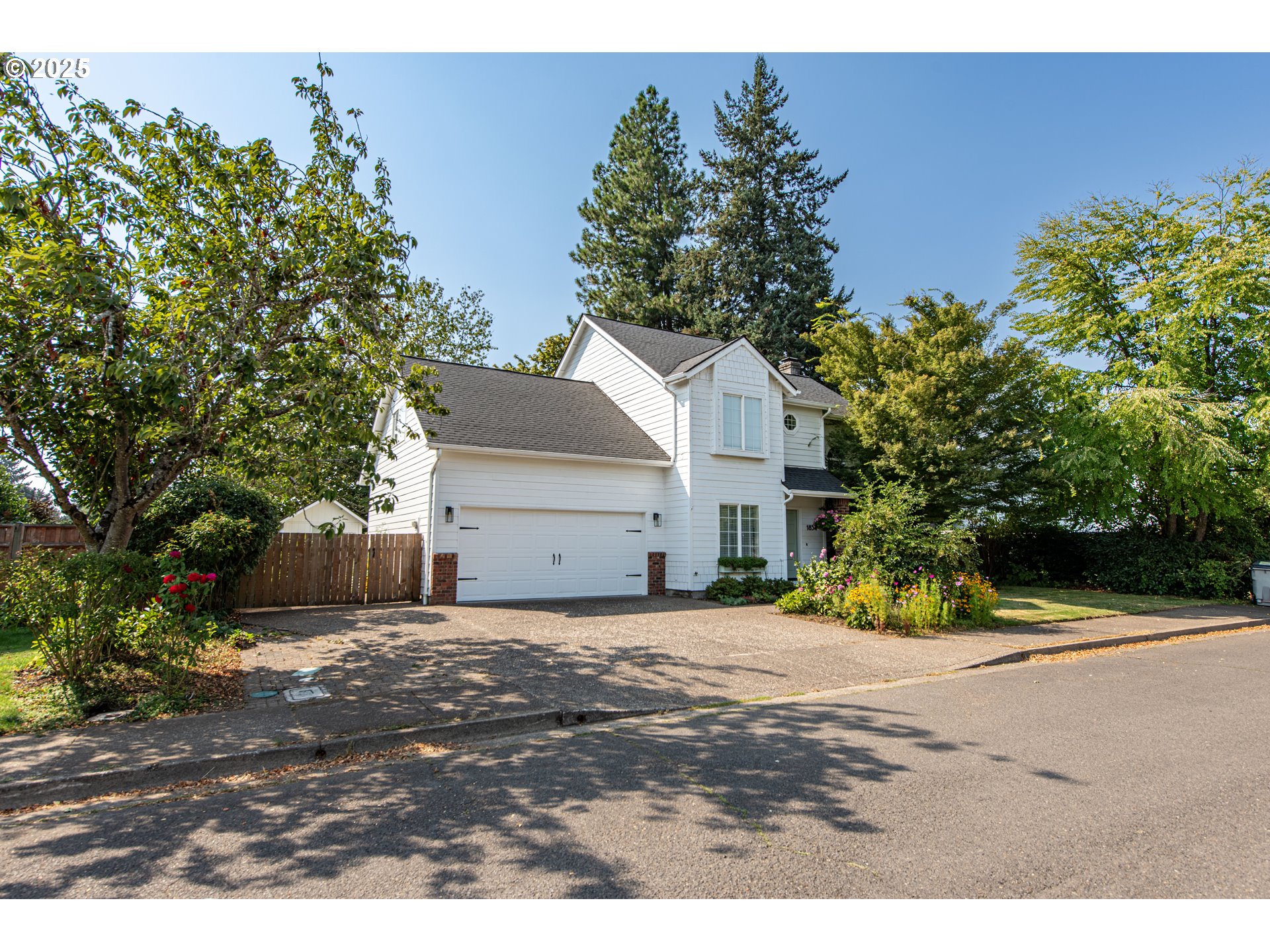 1854 CAMBRIDGE OAKS DR