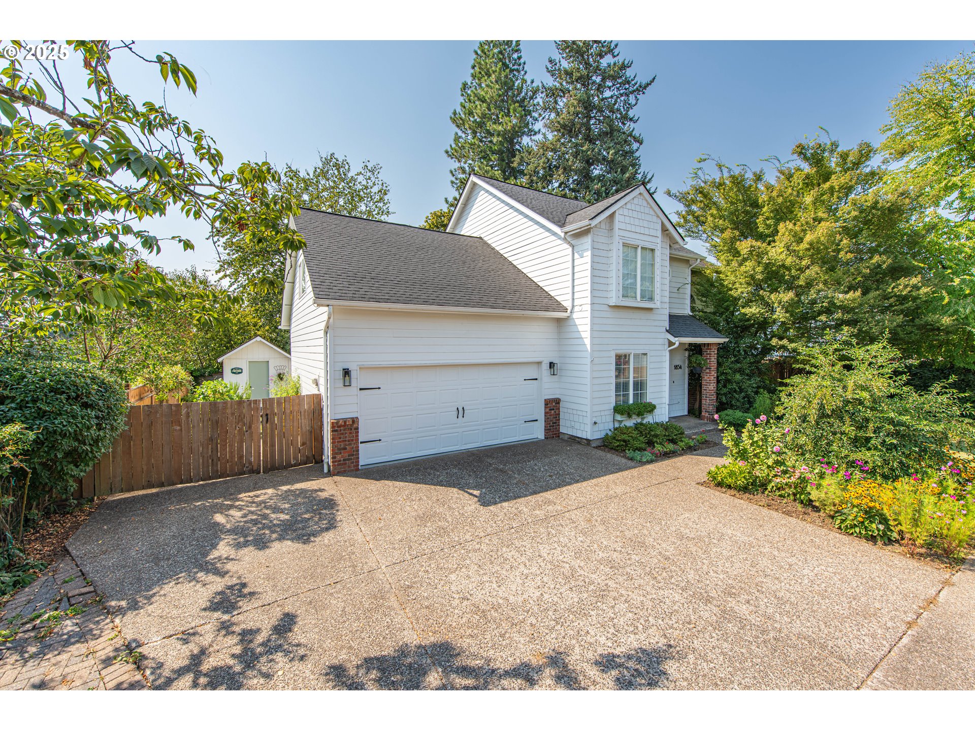 1854 CAMBRIDGE OAKS DR