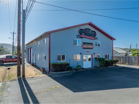 100 N 7TH ST Lakeside OR 97449