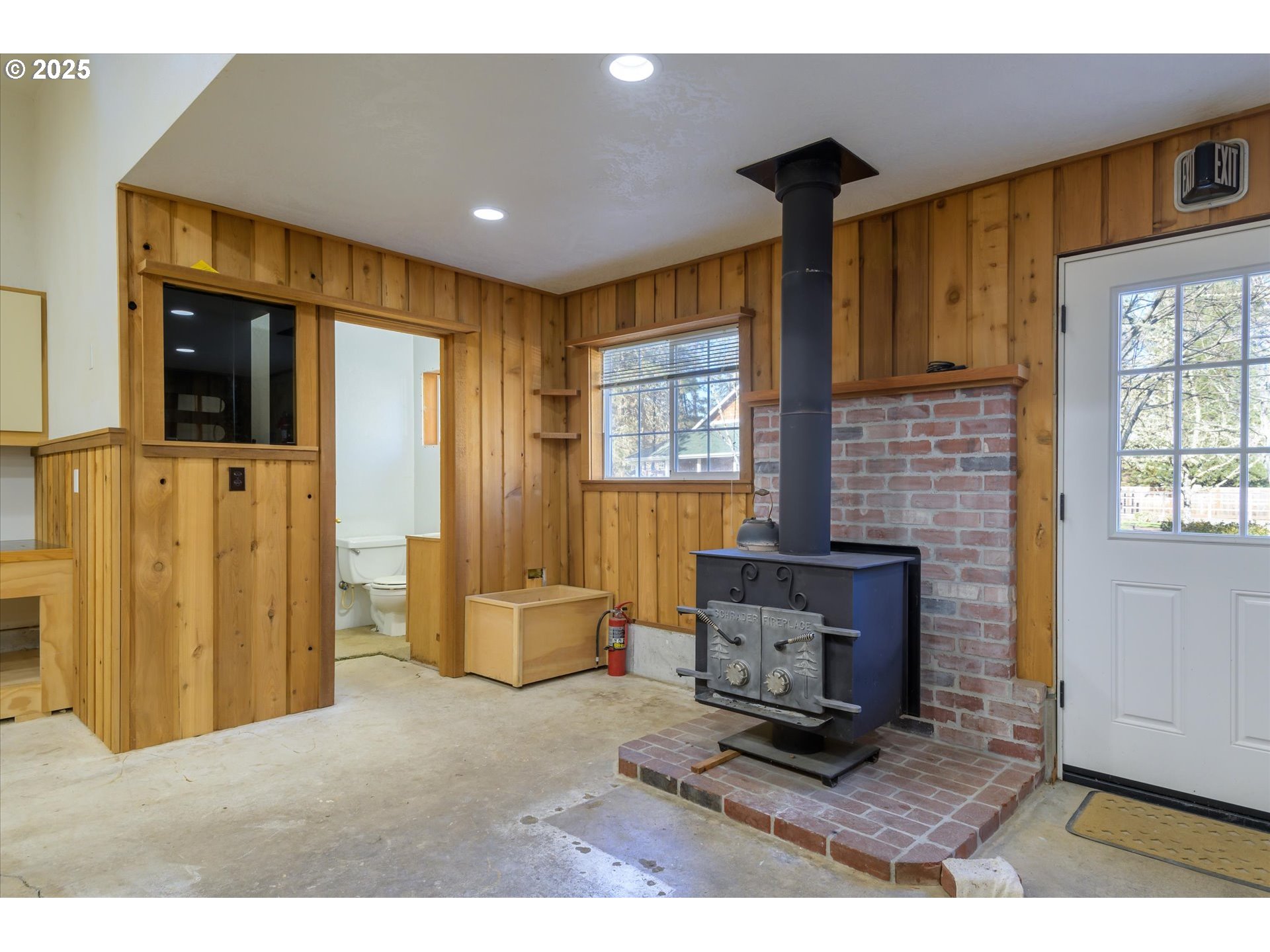 Eugene, Oregon 97405, United States, 3 Bedrooms Bedrooms, ,2 BathroomsBathrooms,Residential,Active,4484