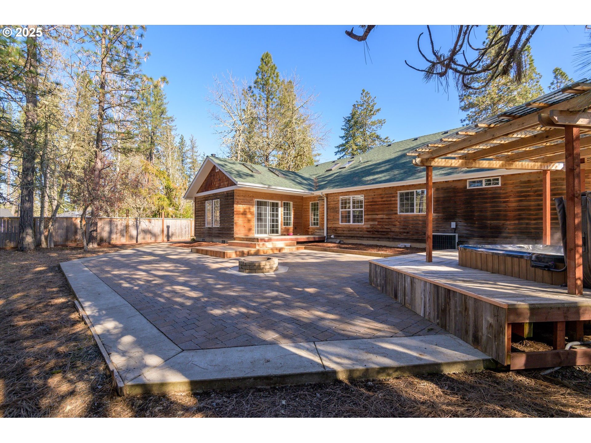 Eugene, Oregon 97405, United States, 3 Bedrooms Bedrooms, ,2 BathroomsBathrooms,Residential,Active,4484