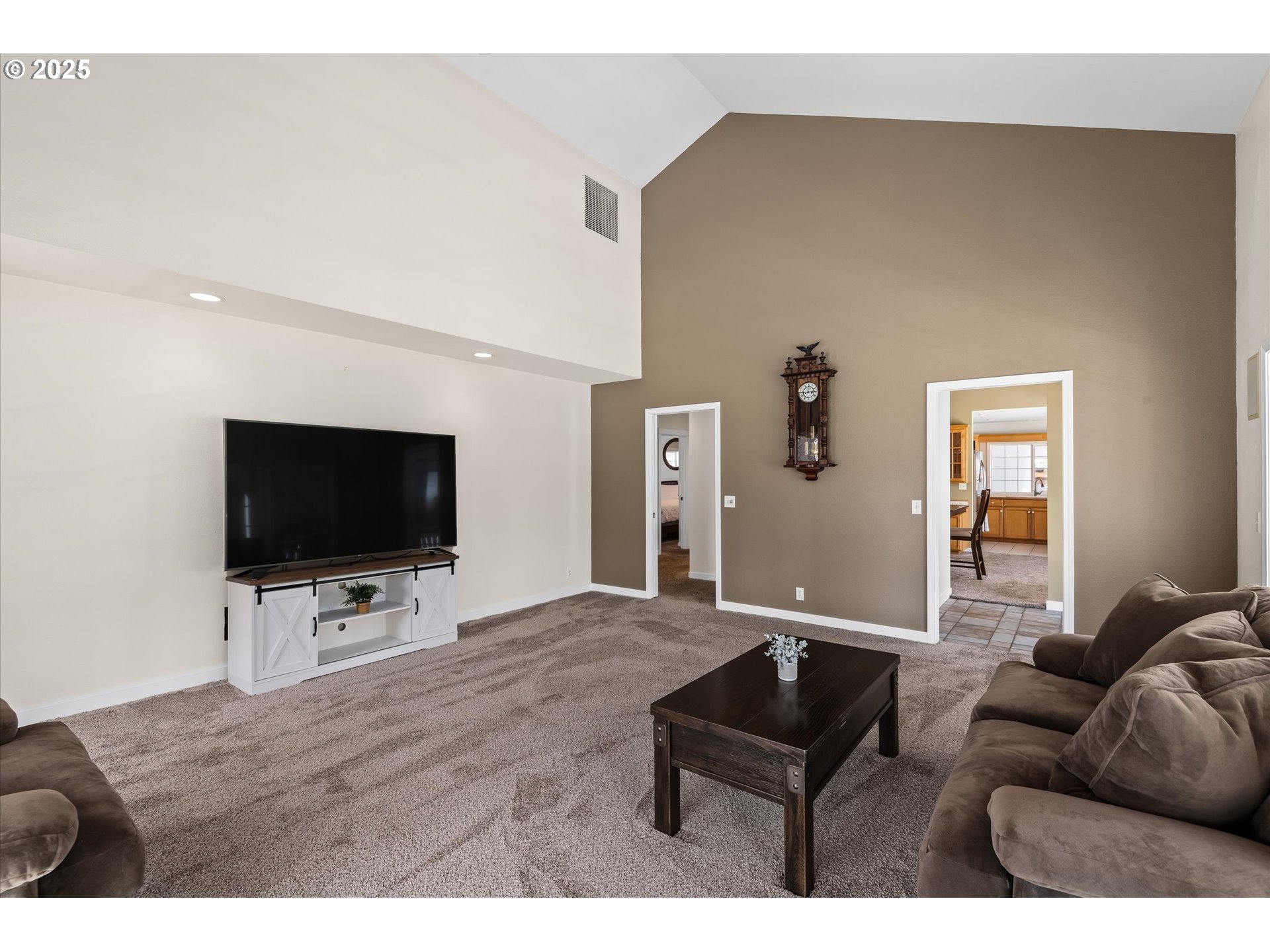 Eugene, Oregon 97405, United States, 3 Bedrooms Bedrooms, ,2 BathroomsBathrooms,Residential,Active,4484