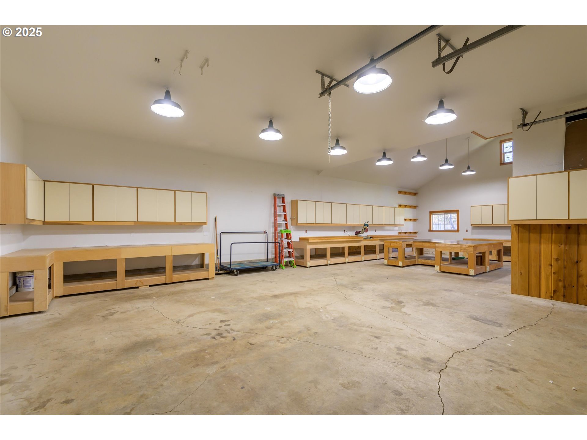 Eugene, Oregon 97405, United States, 3 Bedrooms Bedrooms, ,2 BathroomsBathrooms,Residential,Active,4484