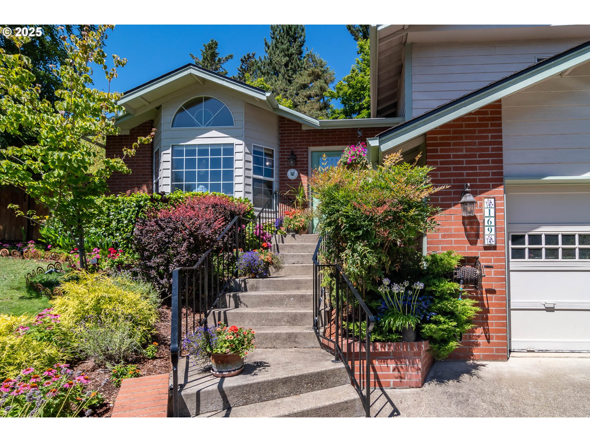 169 NW BRENT CT