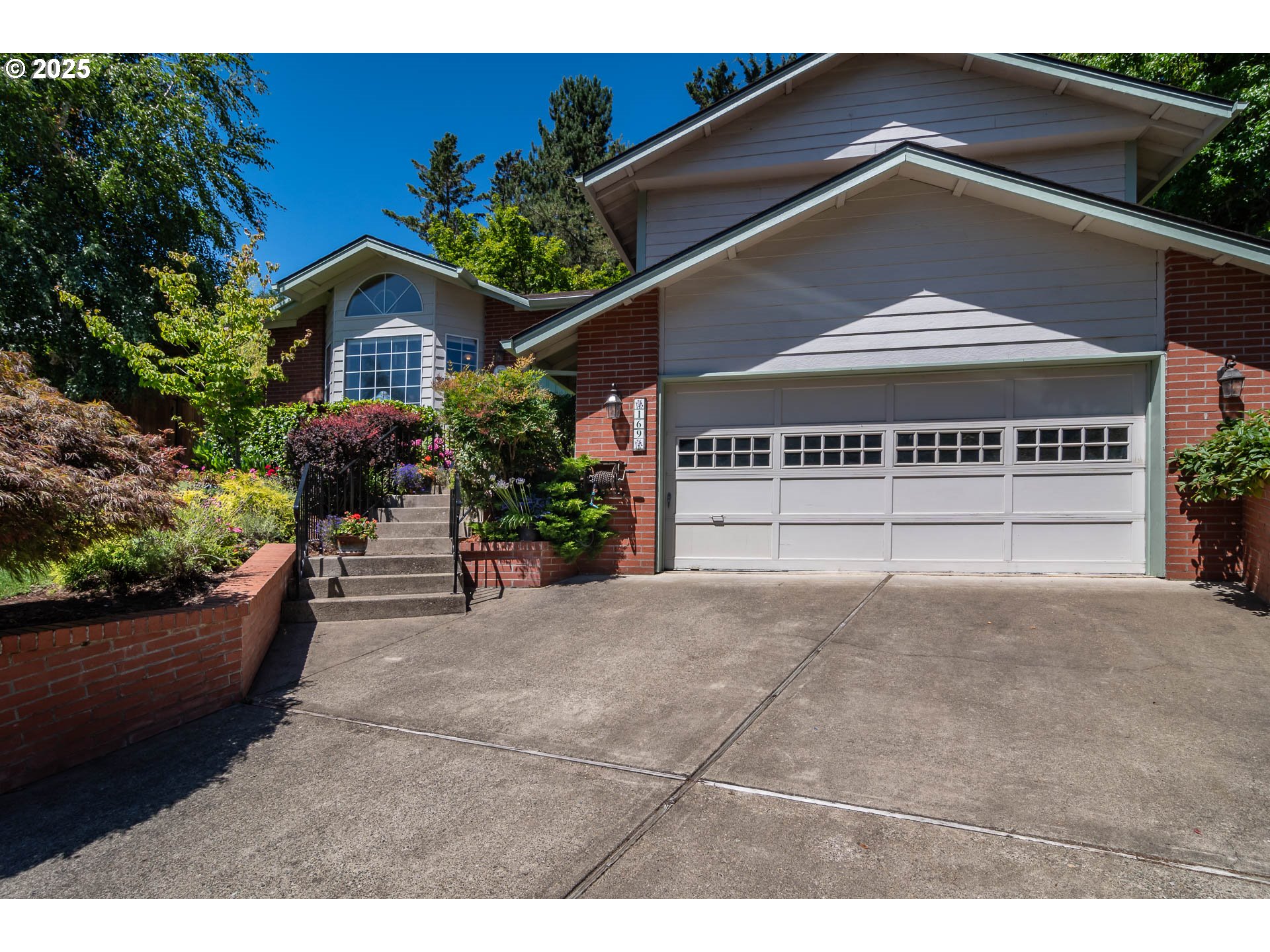 169 NW BRENT CT