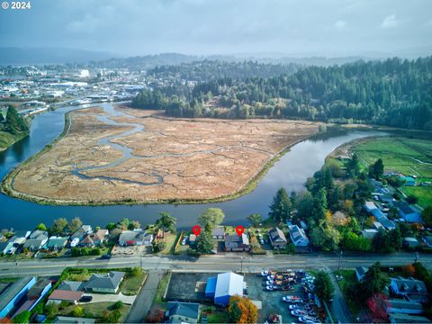 A home in Coos Bay