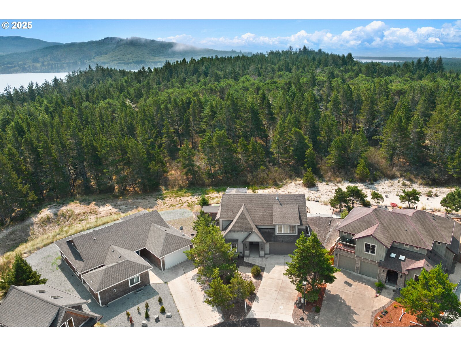 Manzanita, Oregon 97130, United States, 4 Bedrooms Bedrooms, ,3 BathroomsBathrooms,Residential,Pending,210289