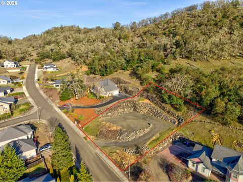 2957 NW DAYSHA DR Roseburg OR 97471