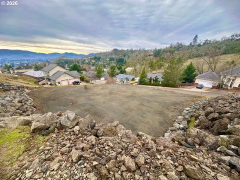 2957 NW DAYSHA DR Roseburg OR 97471