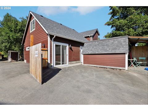 A home in Newberg