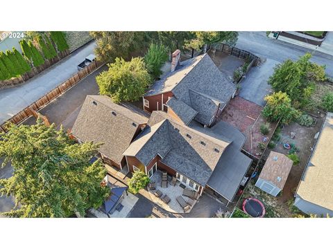 A home in Newberg