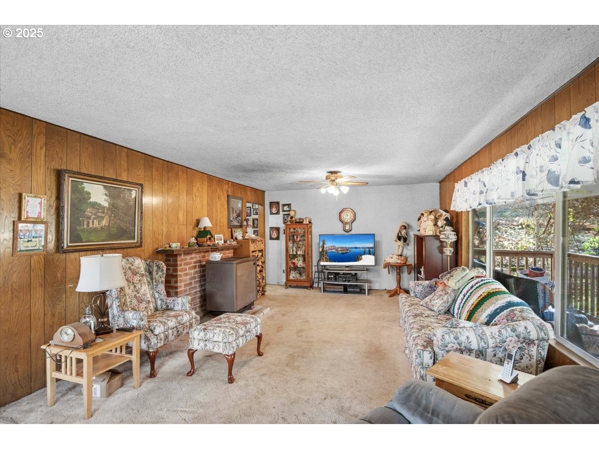 3620 HAPPY VALLEY RD