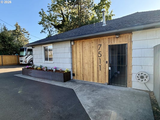 7511 SE HARMONY RD, PORTLAND, OR 97222 - Image e19c01d6388cf35bdb8f324dd6c6f511/3873083131