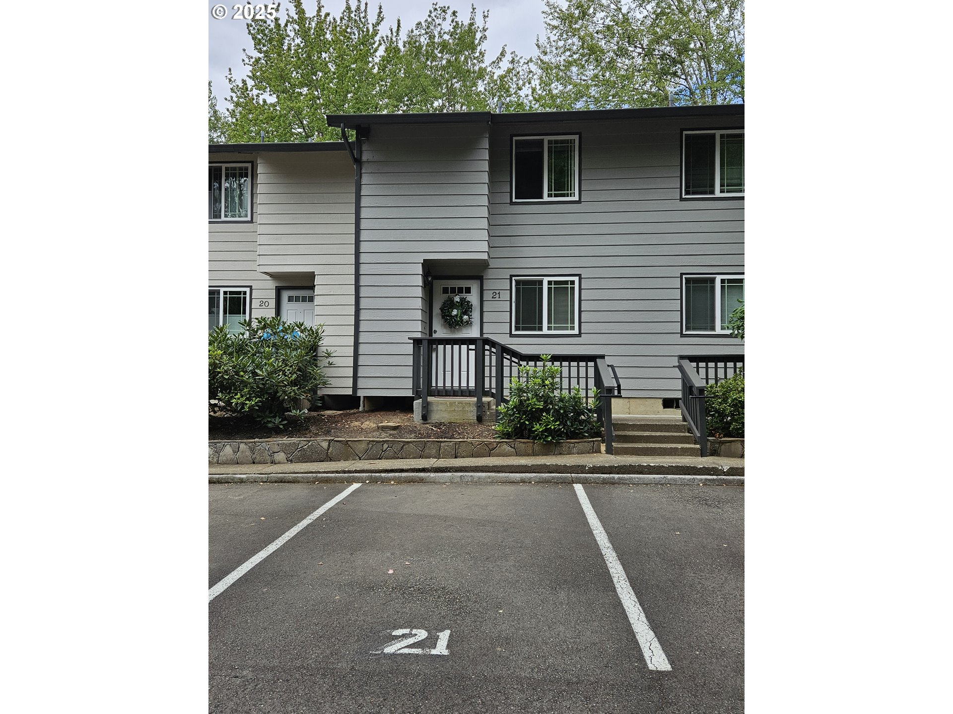 29650 SW COURTSIDE DR #21