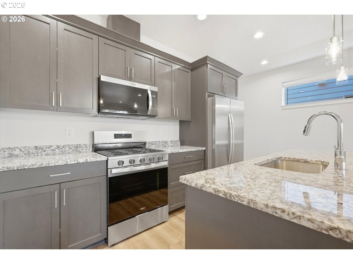 115 SE Jensen PL