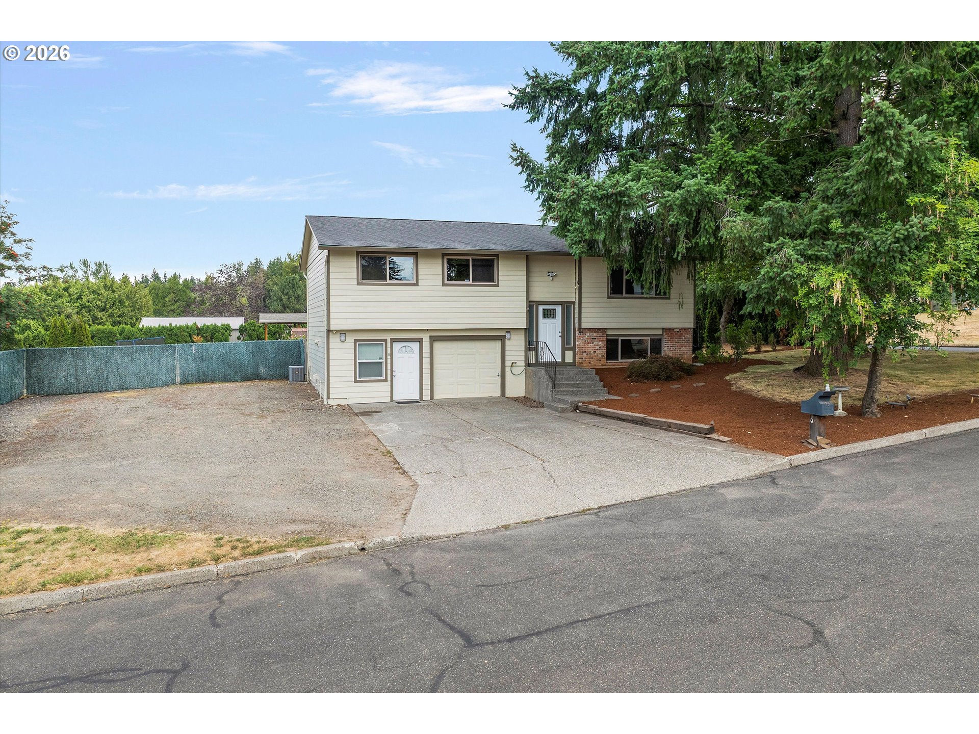 18027 SE EMI ST
