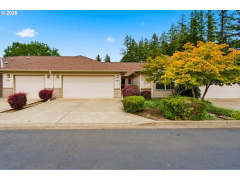 Photo of 383 NE Fircrest Pl, McMinnville, OR 97128 (MLS # 566837032)