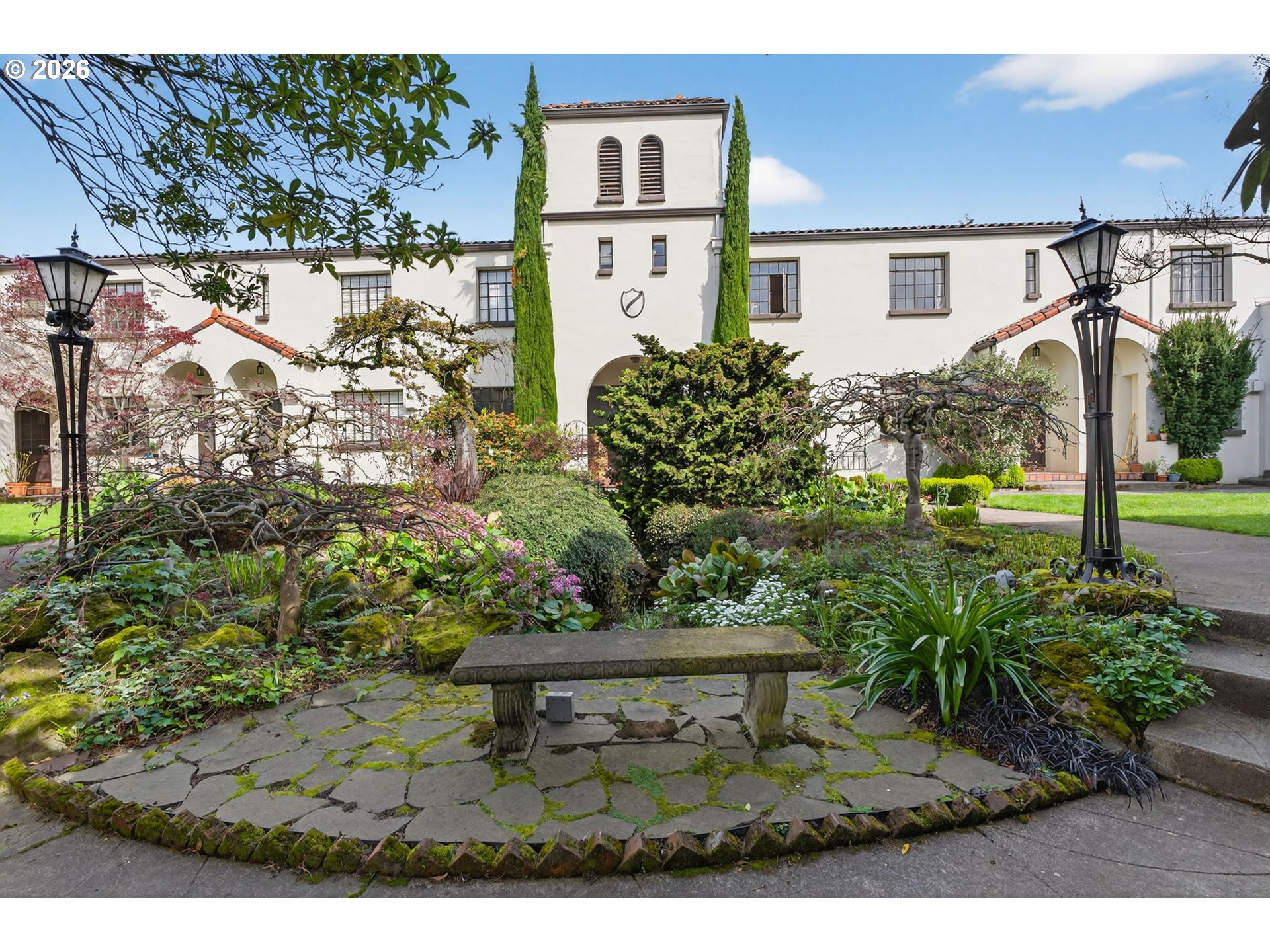 2325 NE FLANDERS ST 8