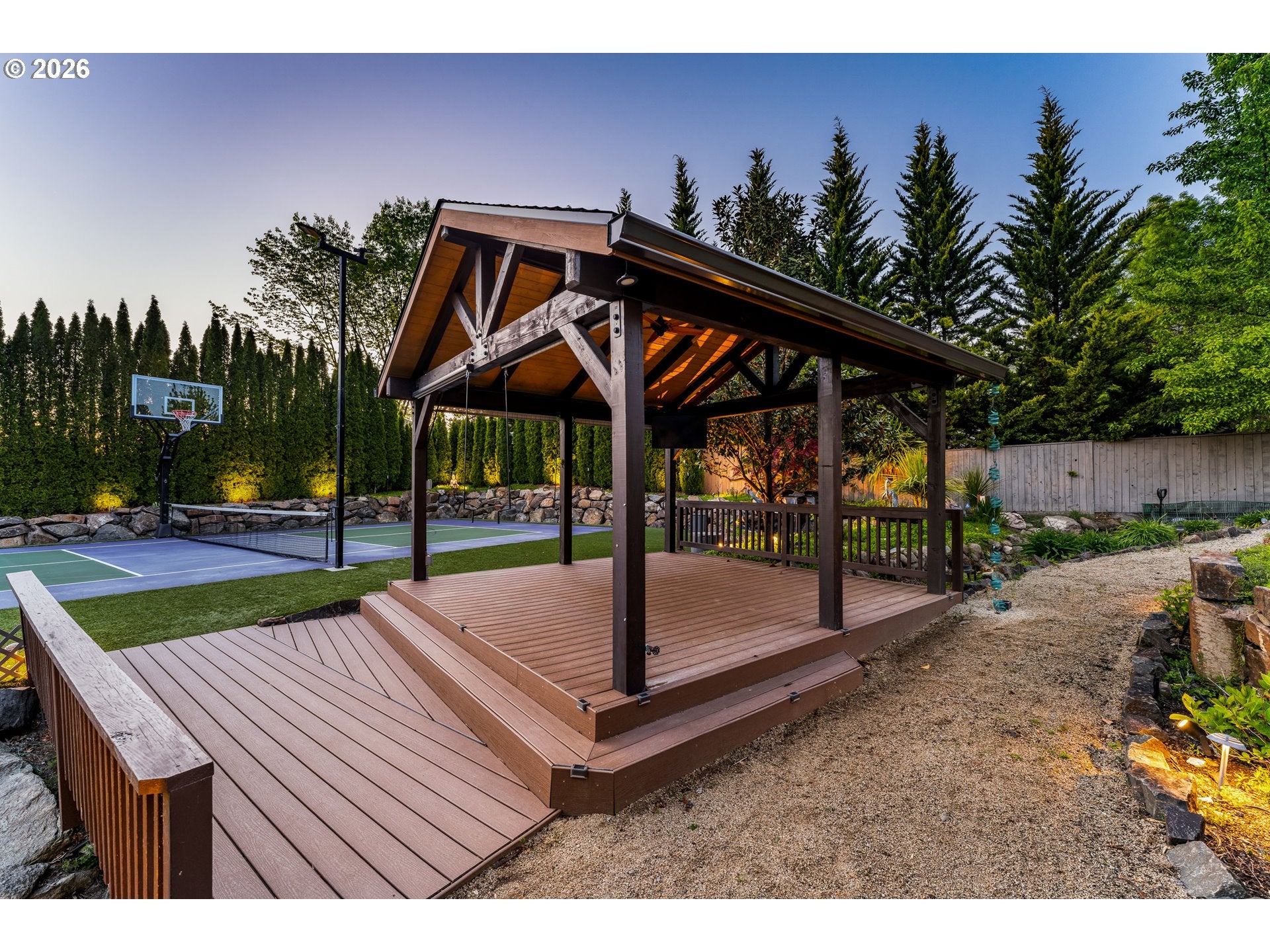 5637 SADDLE RIDGE DR