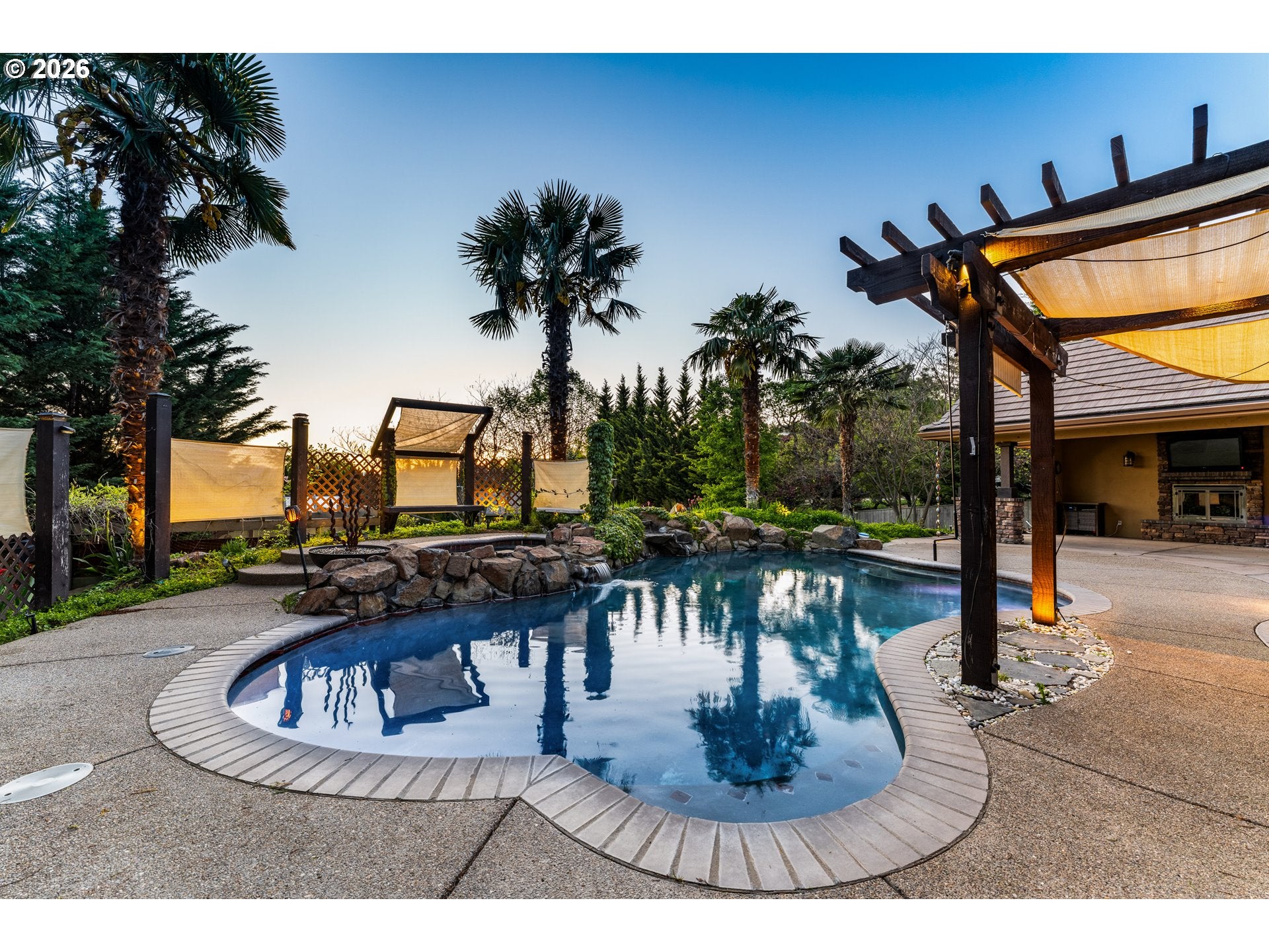 5637 SADDLE RIDGE DR