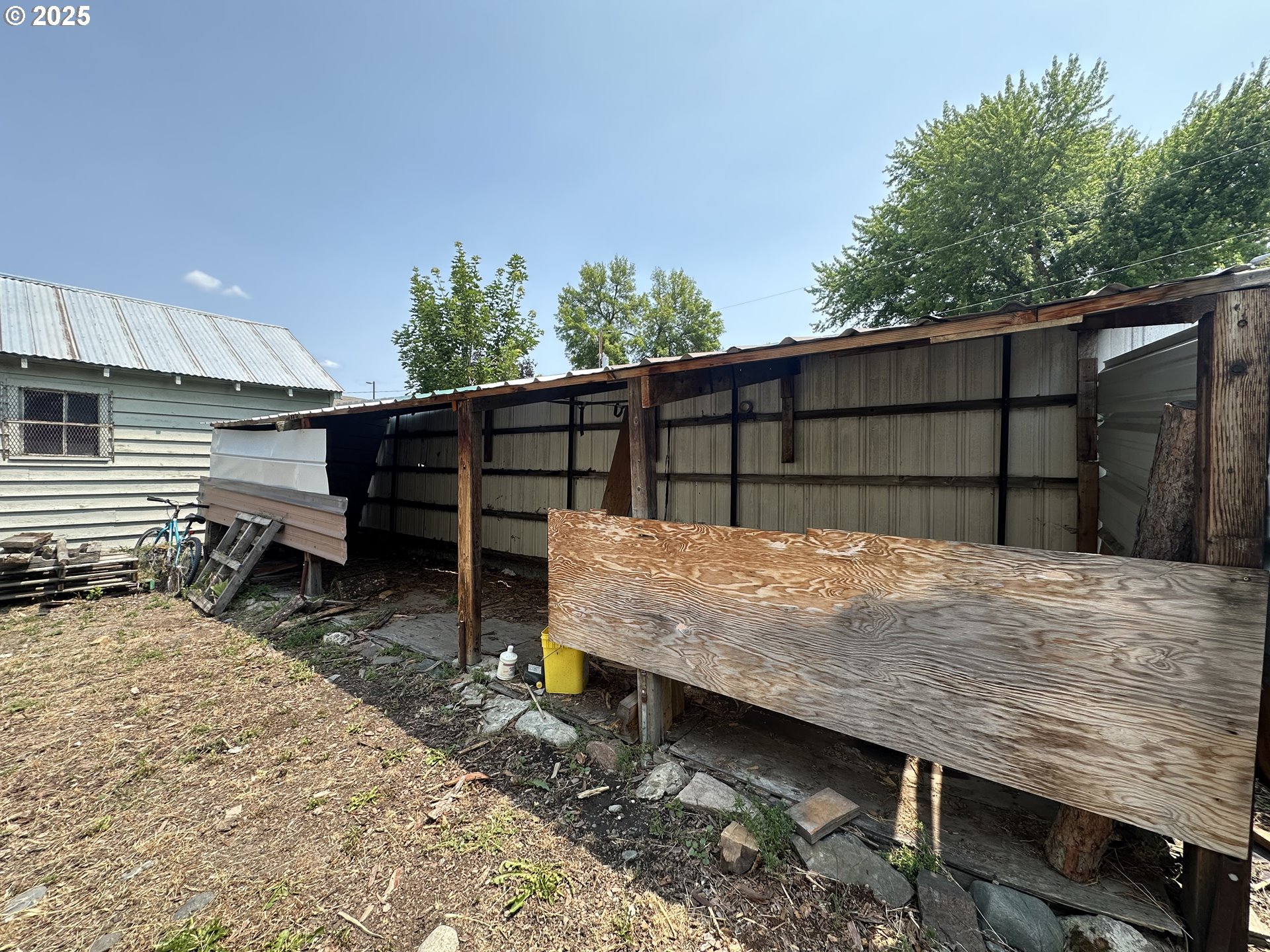309 NW BRIDGE ST