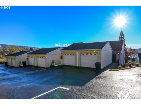 A home in Roseburg