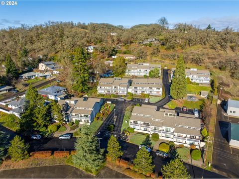 A home in Roseburg