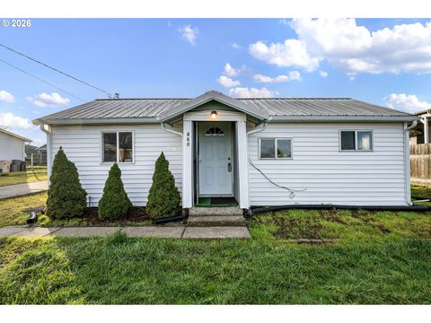 860 BURTON ST Harrisburg OR 97446