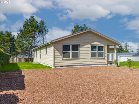 A home in Waldport