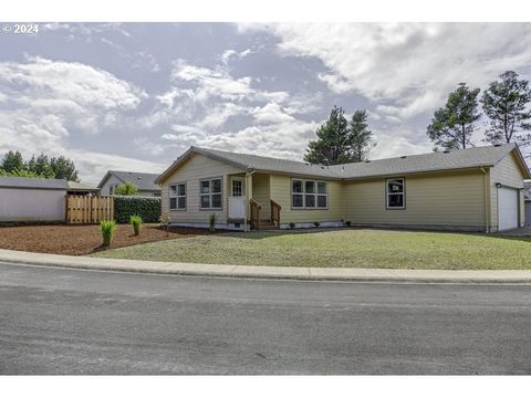 A home in Waldport