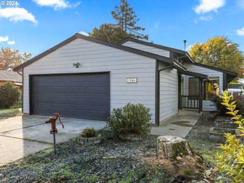 A home in Woodburn