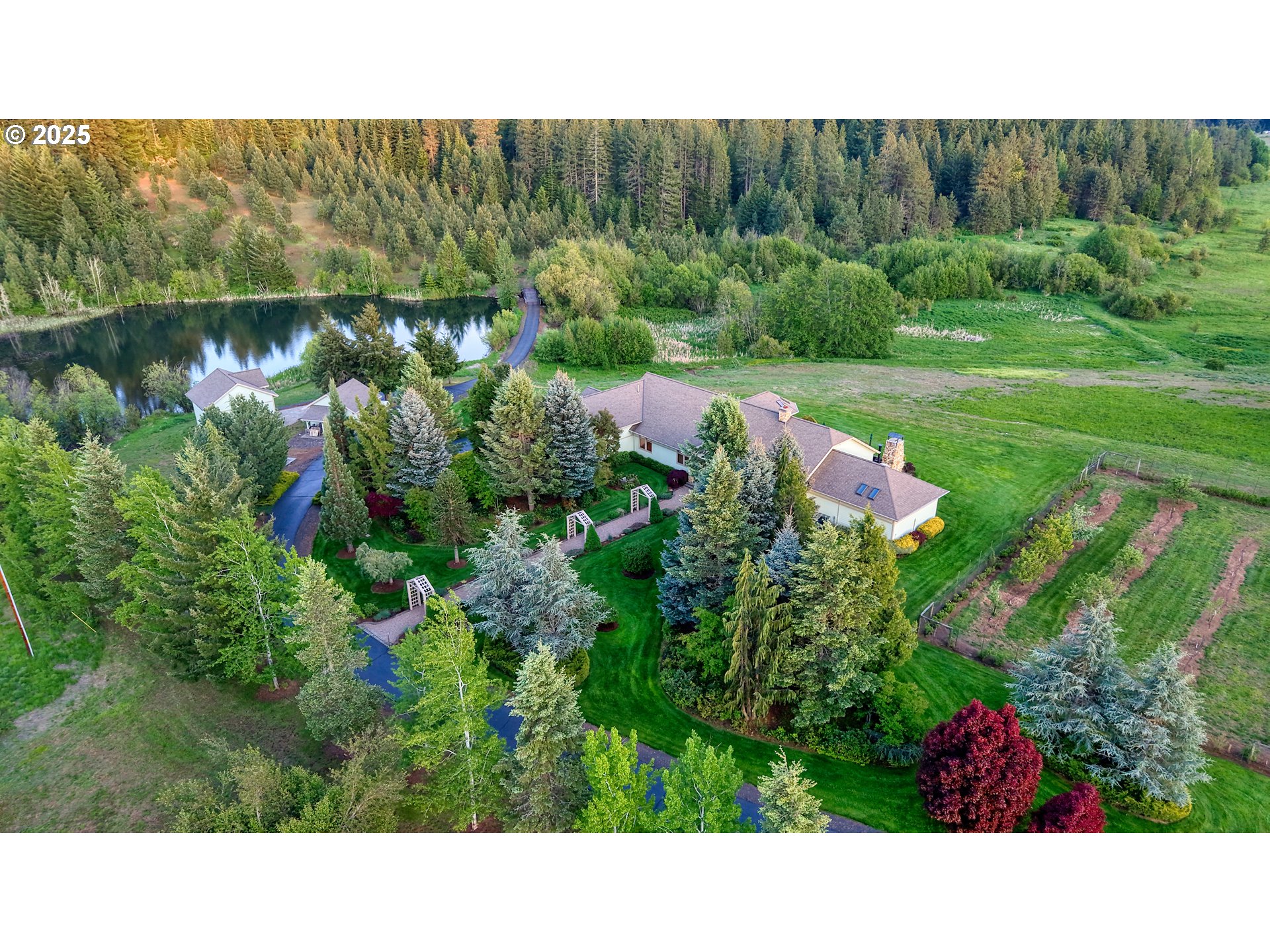 986 SNOWDEN RD